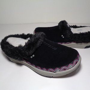 Ryka Size 7 Wide ADVENTURE Black Suede New Clogs